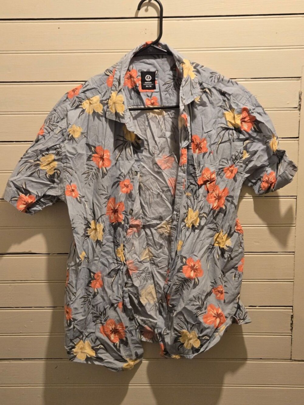Amnesia Shirt Womens M Floral Short Sleeve Button Up Hawaiian Light Blue Orange